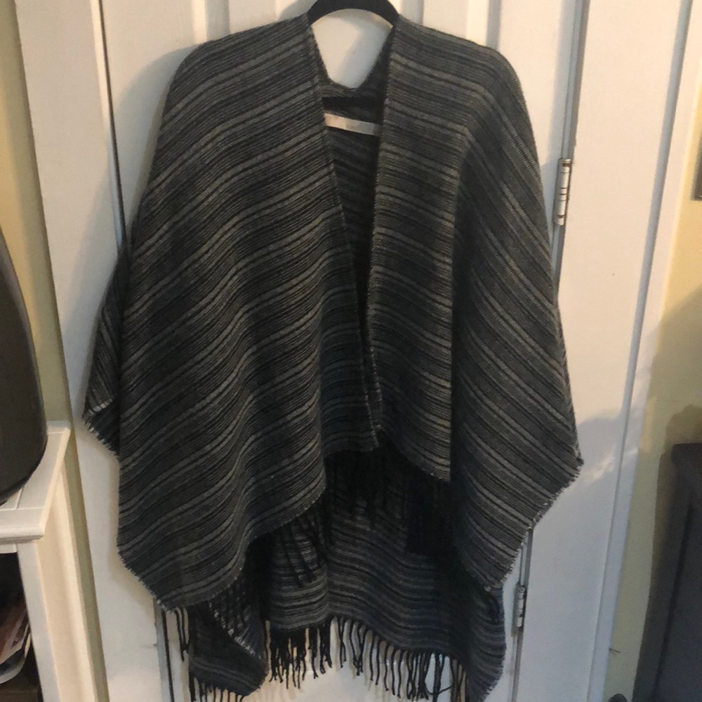 Loft poncho